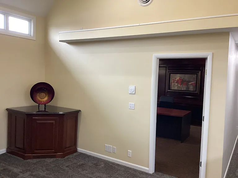 143 Robinhood Dr — Photo 10