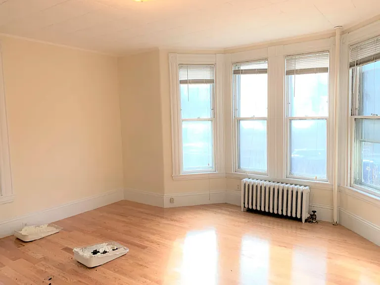 381 Harvard St #3 — Photo 5