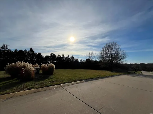 302 Heritage Valley Dr, New Haven, MO 63068