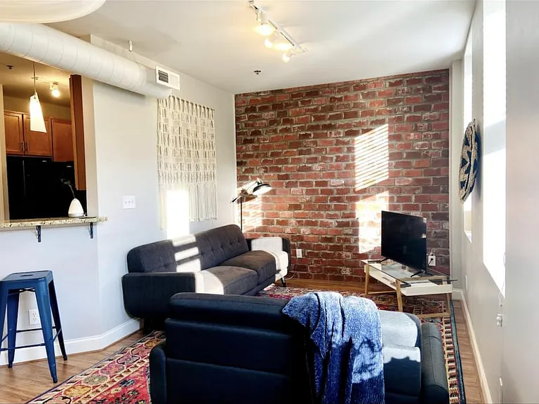 220 W Market St #305 — Photo 2