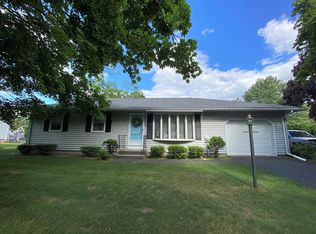 124 Overlook Dr, West Springfield, MA 01089