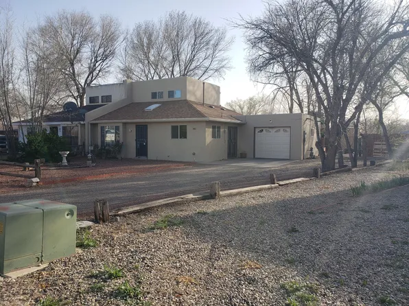 1055 Olympia Cir NE, Los Lunas, NM 87031