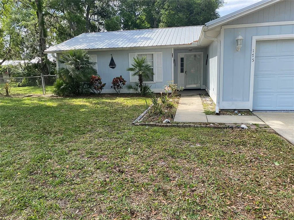 3 bed, 2.0 bath, 1260 sqft, $1,795 — Photo 2