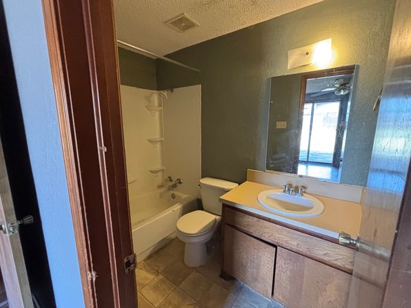 2508 NE Dearborn Ave #1