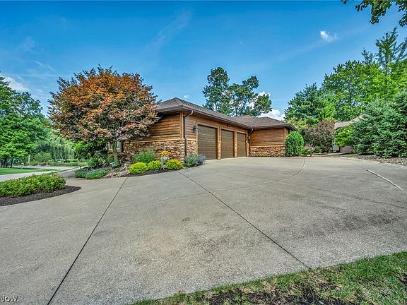 3rd image of 3909 Weymouth Woods Dr