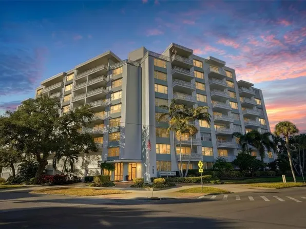 700 Beach Dr NE APT 302, Saint Petersburg, FL 33701