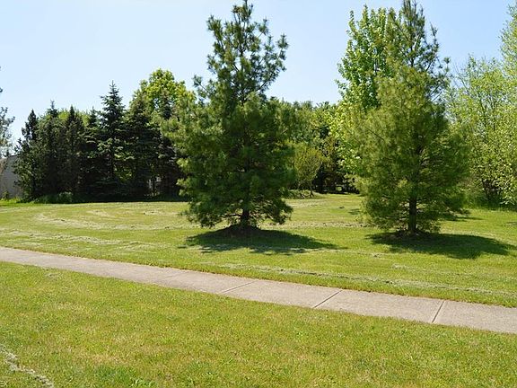 4th image of 20970 Evergreen Trl