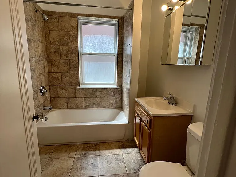 1509 Hinman Ave — Photo 13