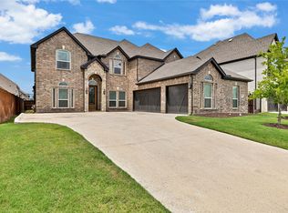 566 Long Meadow Dr, Haslet, TX 76052