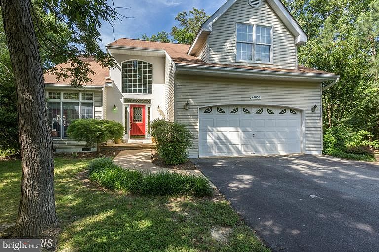 1st image of 44030 Silverwood Ln
