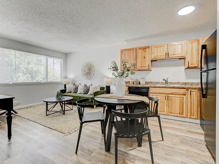 Summit View Apartments — Photo 9