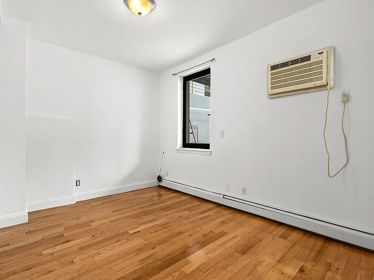 20-50 29th St #1B — Photo 6