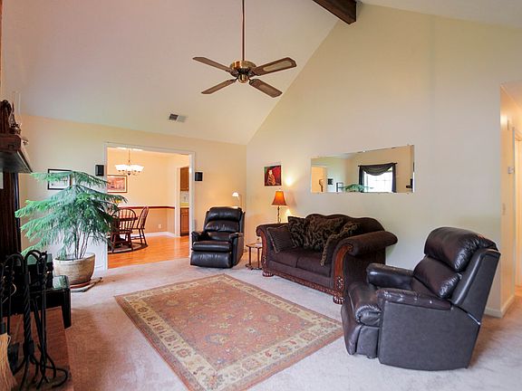 High Ceilings!