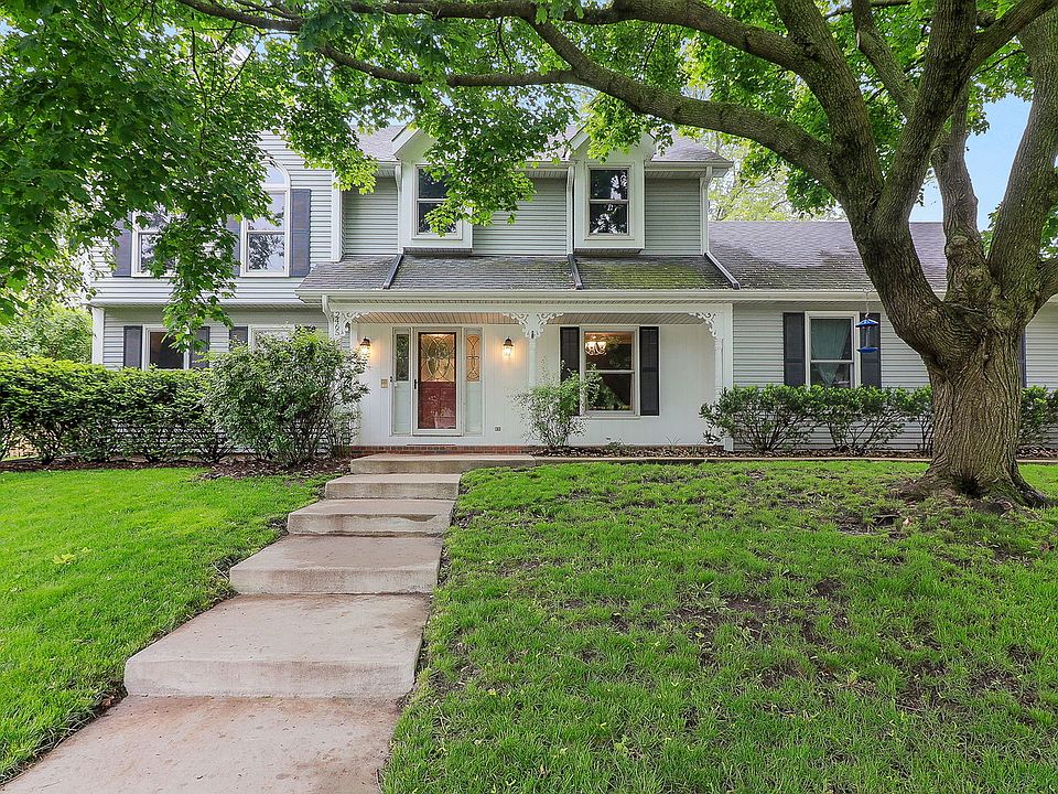 1st image of 2465 Larchmont Ln