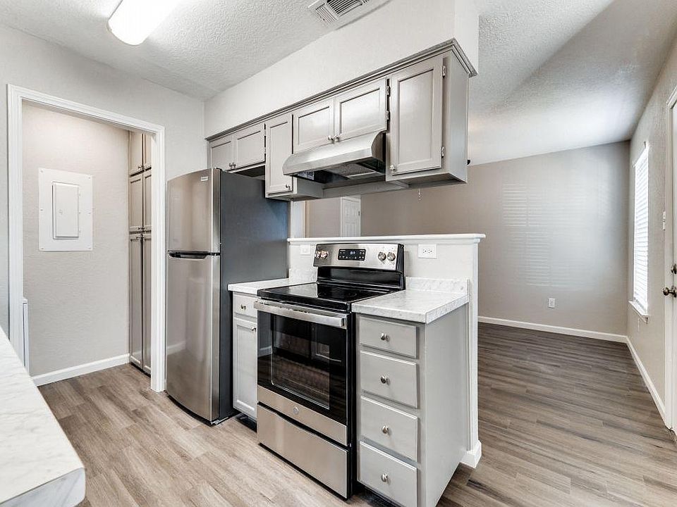1st image of 3216 Walton Ave #652f583eb