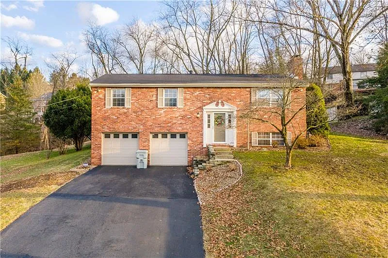 420 E McMurray Rd photo 1