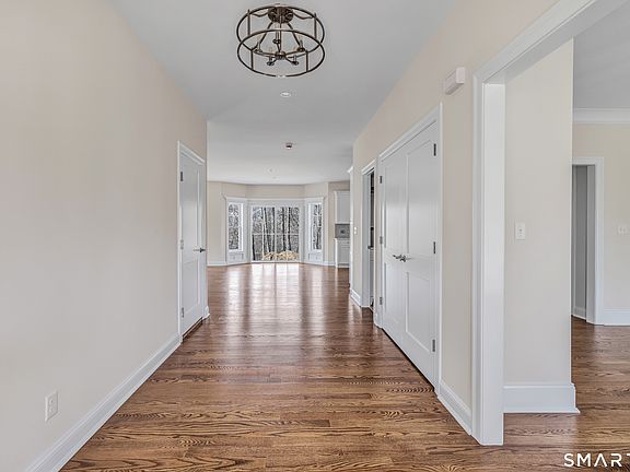 4th image of 15 Scotch Pine Drive