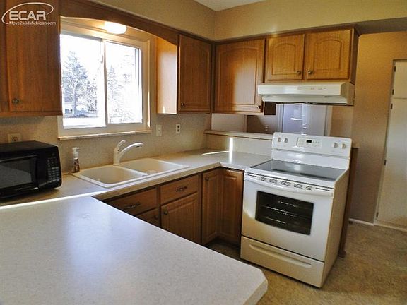 2nd image of 6242 Lake Forest Dr