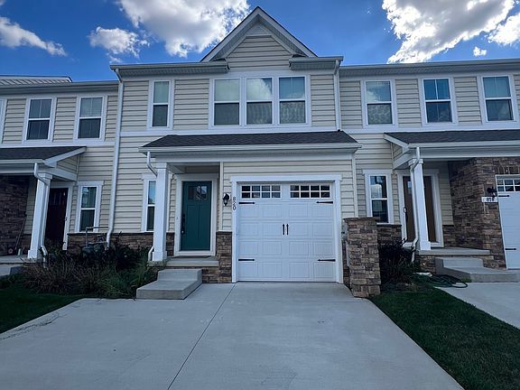 3rd image of 820 Llanelli Dr