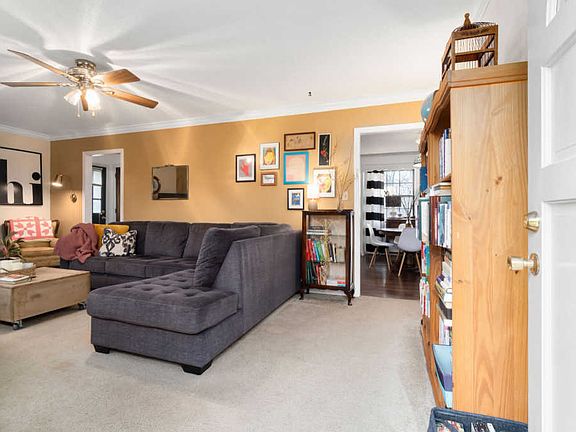 3rd image of 562 Chesterfield Dr