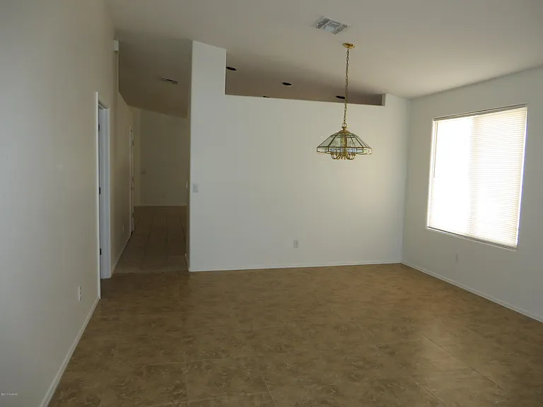 570 W Faith Dawn Ct — Photo 7