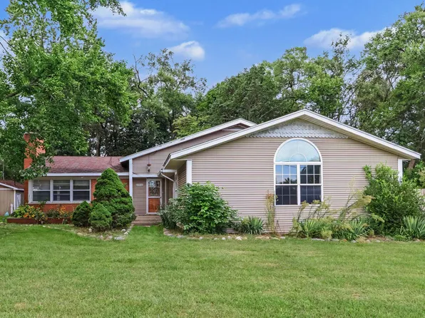 42910 Evergreen Park Dr, Decatur, MI 49045