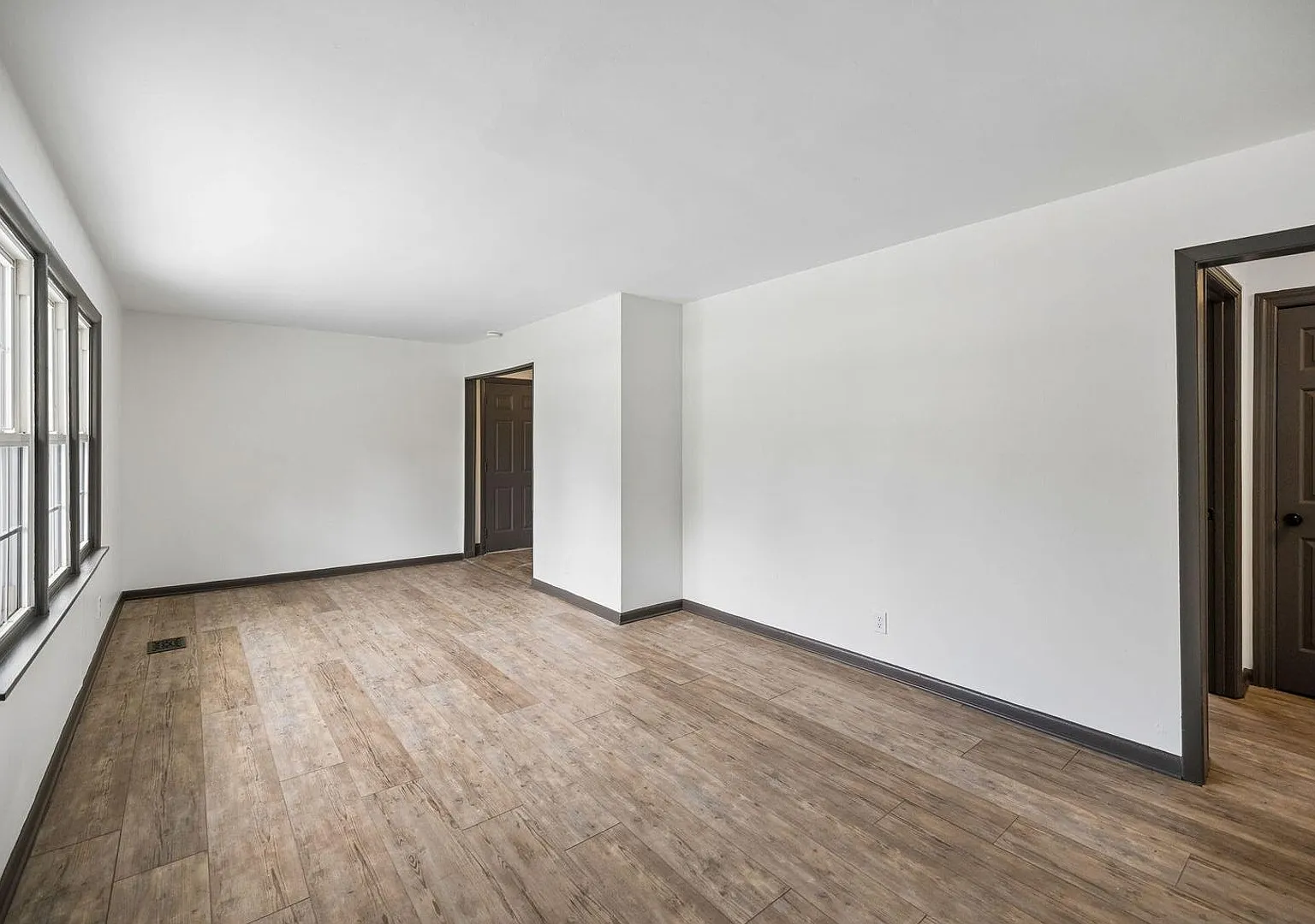 3 Bedroom House — Photo 4