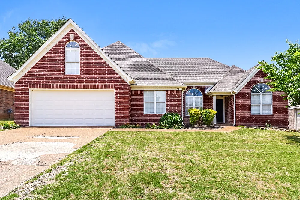 3 bed, 2.0 bath, 1739 sqft, $3,110 — Photo 1