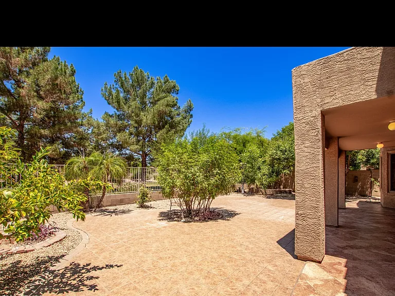 7432 W Aurora Dr — Photo 32