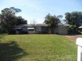 902 SE Flamingo Ave, Stuart, FL 34996