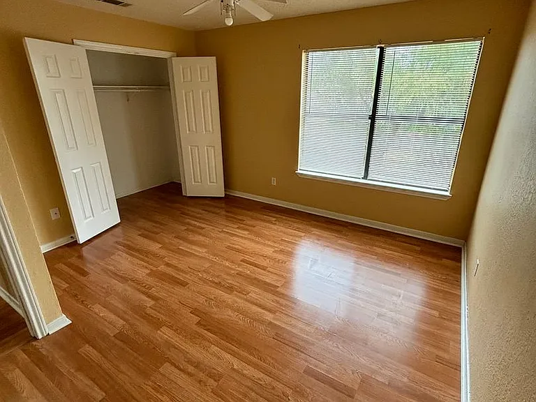 1302 Monroe Loop — Photo 3