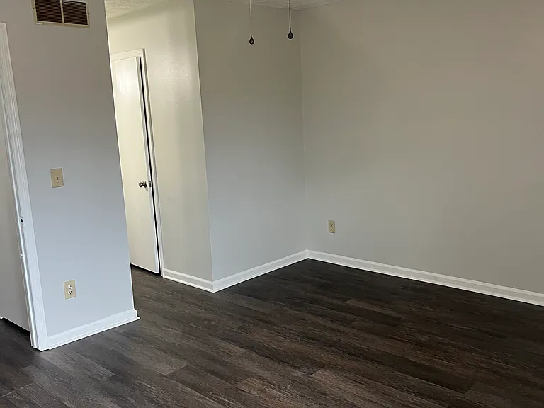 Owner's Bedroom - Passage way to 1/4 sink and Bathroom