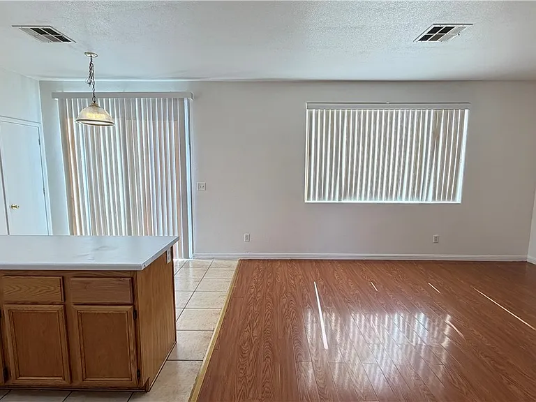6052 S Pioneer Way — Photo 6