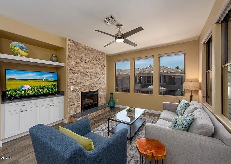 15221 N Clubgate Dr #2057