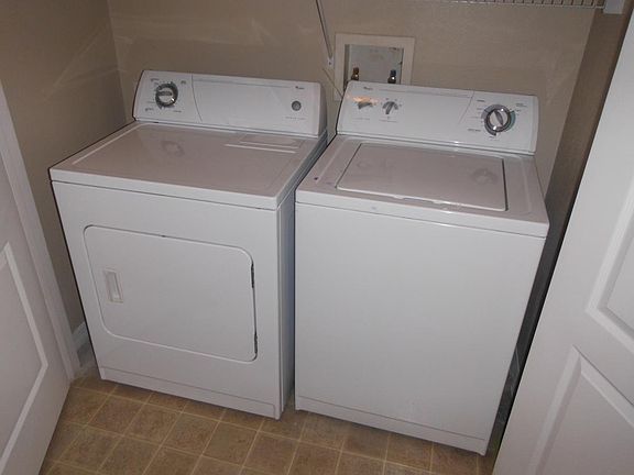 Washer & Dryer included!