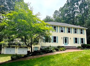 8 Vermont Rd, Tyngsboro, MA 01879