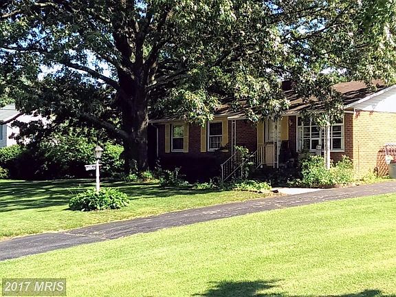 2nd image of 1144 Saint Catherine Dr