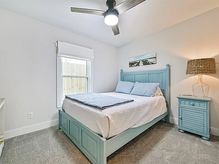 1615 Avenue L — Photo 26