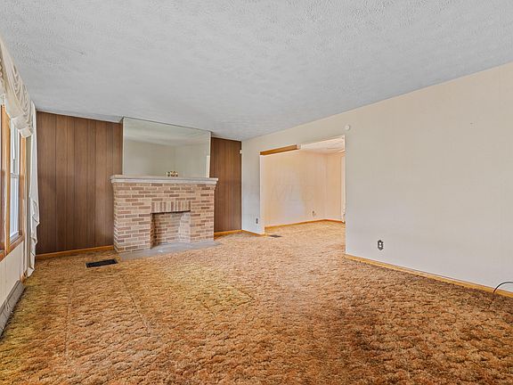 4th image of 678 S Burgess Ave