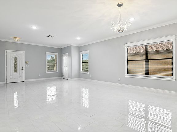 4th image of 4606 N 94th Dr