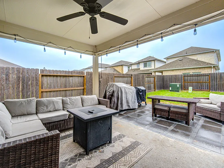 27114 Breakaway Ln — Photo 2