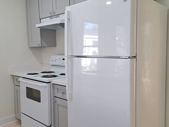 2nd image of 3617 Cecil St #3619