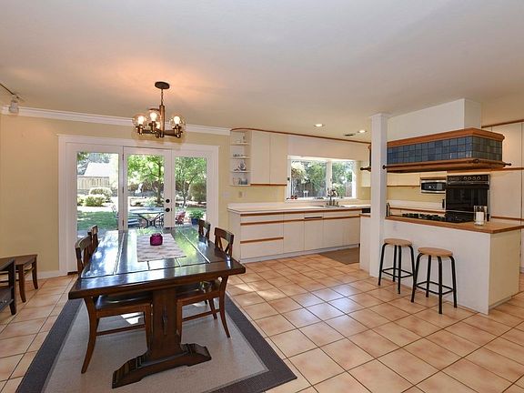 5th image of 3075 Hermosa Dr