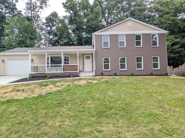 1216 Bradfield Dr SW, Leesburg, VA 20175