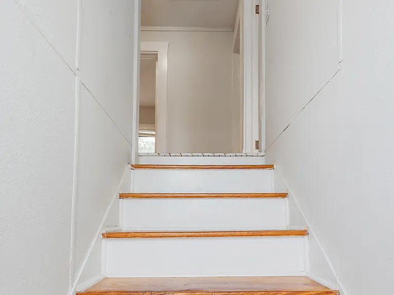 1025 W Walker St — Photo 5