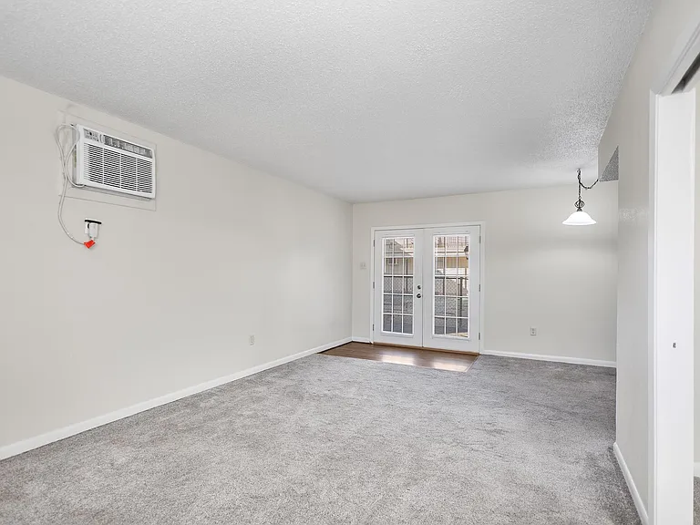 901 Raguet St — Photo 8
