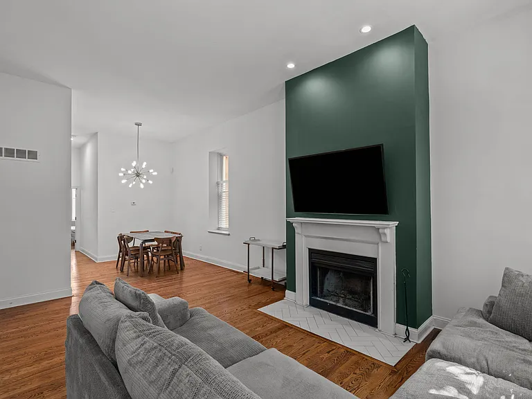 Living Room/Dinning Area