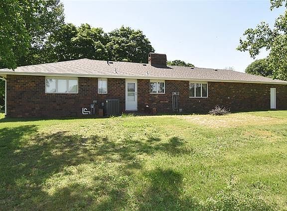 4th image of 7 Southridge Dr