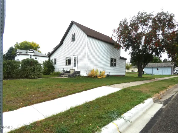 620 N Broadway St, Linton, ND 58552