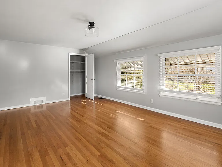 30 Lorraine Ave — Photo 13